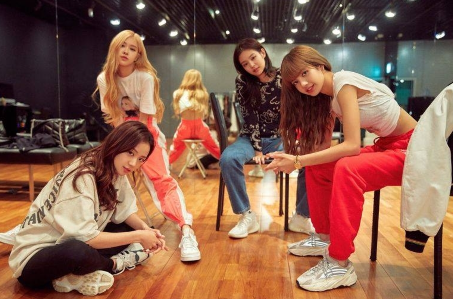 Show Blackpink vượt mốc 100 triệu USD doanh thu, Việt Nam mơ 30 năm nữa? - 9 Show Blackpink vượt mốc 100 triệu USD doanh thu, Việt Nam mơ 30 năm nữa? - 9