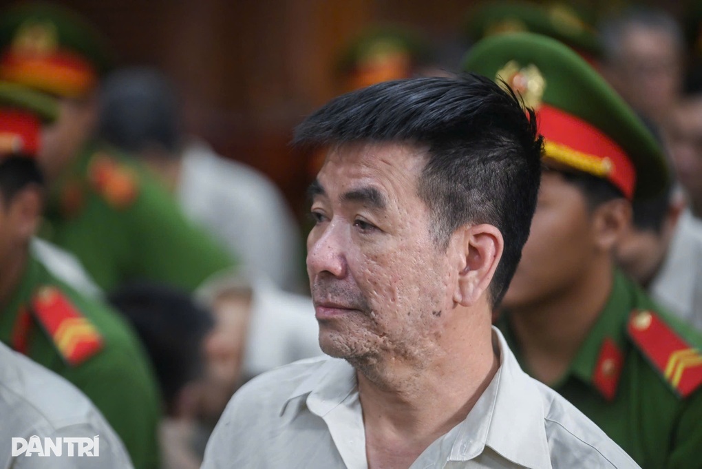 Đề nghị phạt cựu Chủ tịch UBND tỉnh An Giang 9-10 năm tù - 3 Đề nghị phạt cựu Chủ tịch UBND tỉnh An Giang 9-10 năm tù - 3