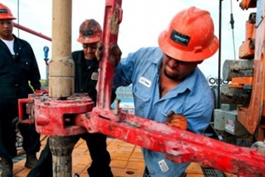 Vương quyền dầu mỏ: Nhà giàu Saudi Arabia sẽ chết dưới tay Mỹ?