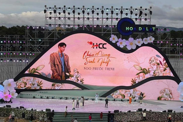 Noo Phước Thịnh bất ngờ với quà sinh nhật từ... đồng nghiệp