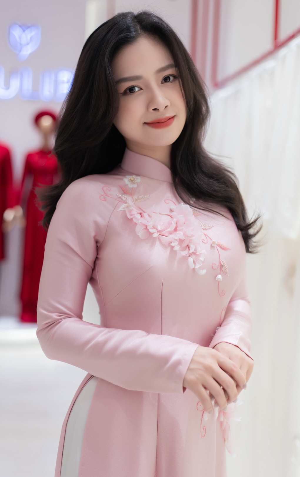 MC Mai Ngọc xuất hiện rạng rỡ sau tuyên bố chia tay thiếu gia - 8 MC Mai Ngọc xuất hiện rạng rỡ sau tuyên bố chia tay thiếu gia - 8