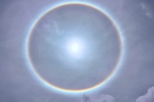 Hào quang mặt trời xuất hiện ở Hà Nam