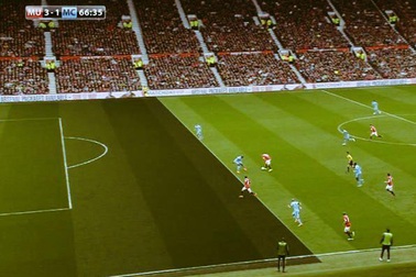 Mổ xẻ hai bàn thắng tranh cãi việt vị của MU 