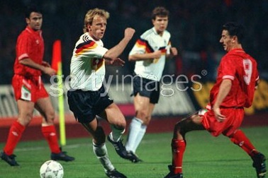 Top 10 cú sốc “châu chấu đá xe” lịch sử vòng loại Euro