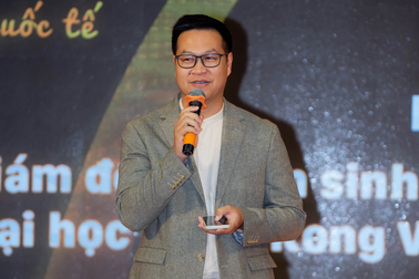 Giám đốc tiết lộ tuổi thơ "dắt em gái đi chết" và hai cây măng cụt của bố