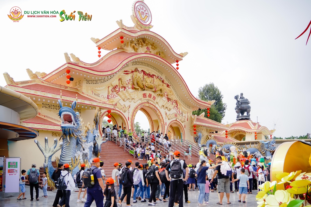 Vui chơi Suối Tiên dịp lễ 30/4-1/5: Tắm biển Tiên Đồng, khám phá vườn nho - 4 Vui chơi Suối Tiên dịp lễ 30/4-1/5: Tắm biển Tiên Đồng, khám phá vườn nho - 4