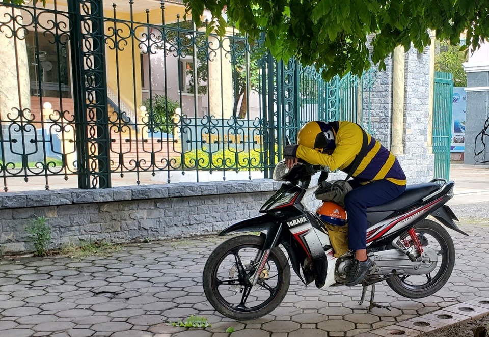 Lao động ngoại tỉnh: Những lát cắt không thể thiếu nơi phố thị - 10 Lao động ngoại tỉnh: Những lát cắt không thể thiếu nơi phố thị - 10