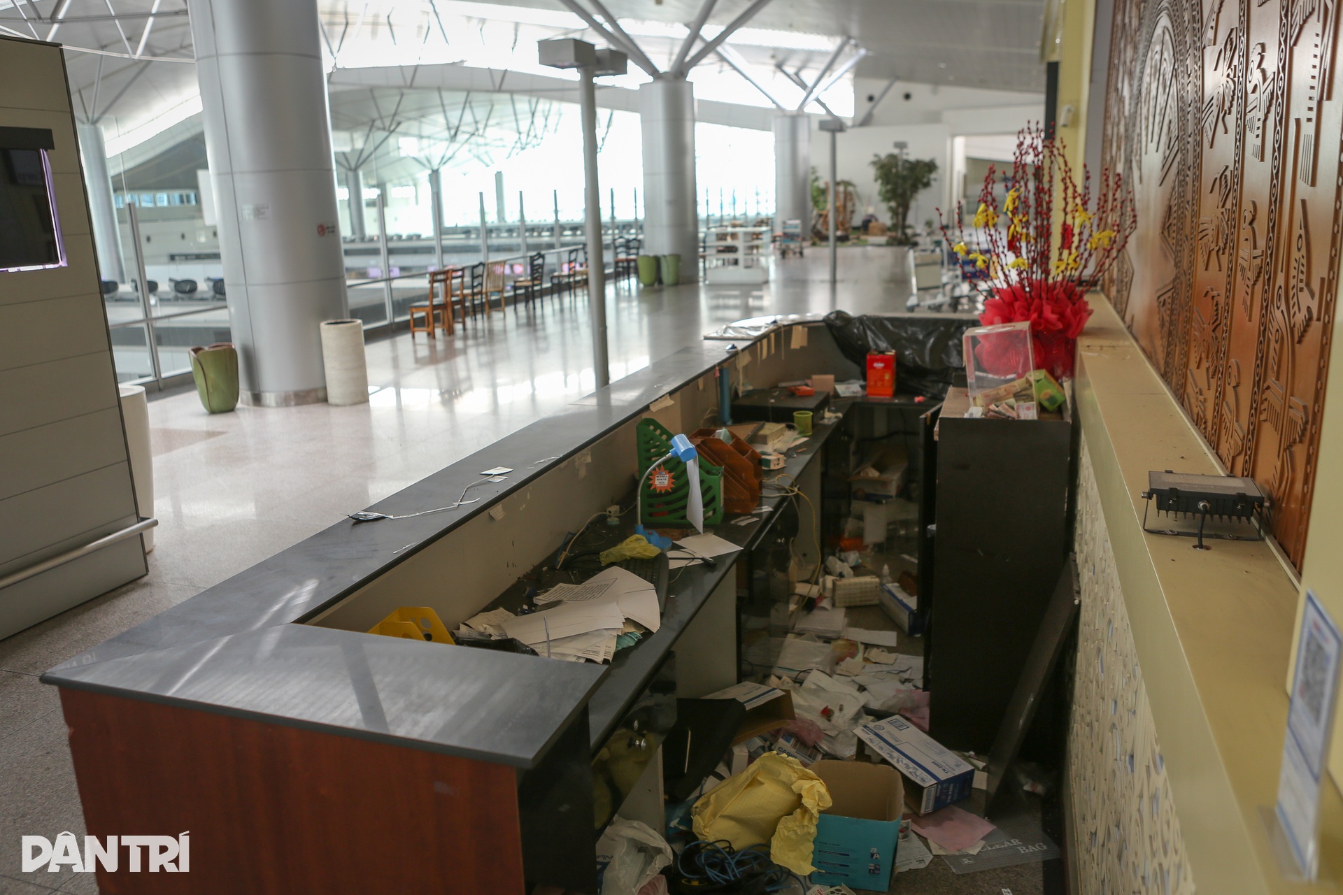 Nhà ga quốc tế sân bay Tân Sơn Nhất nhếch nhác không tưởng - 6 Nhà ga quốc tế sân bay Tân Sơn Nhất nhếch nhác không tưởng - 6