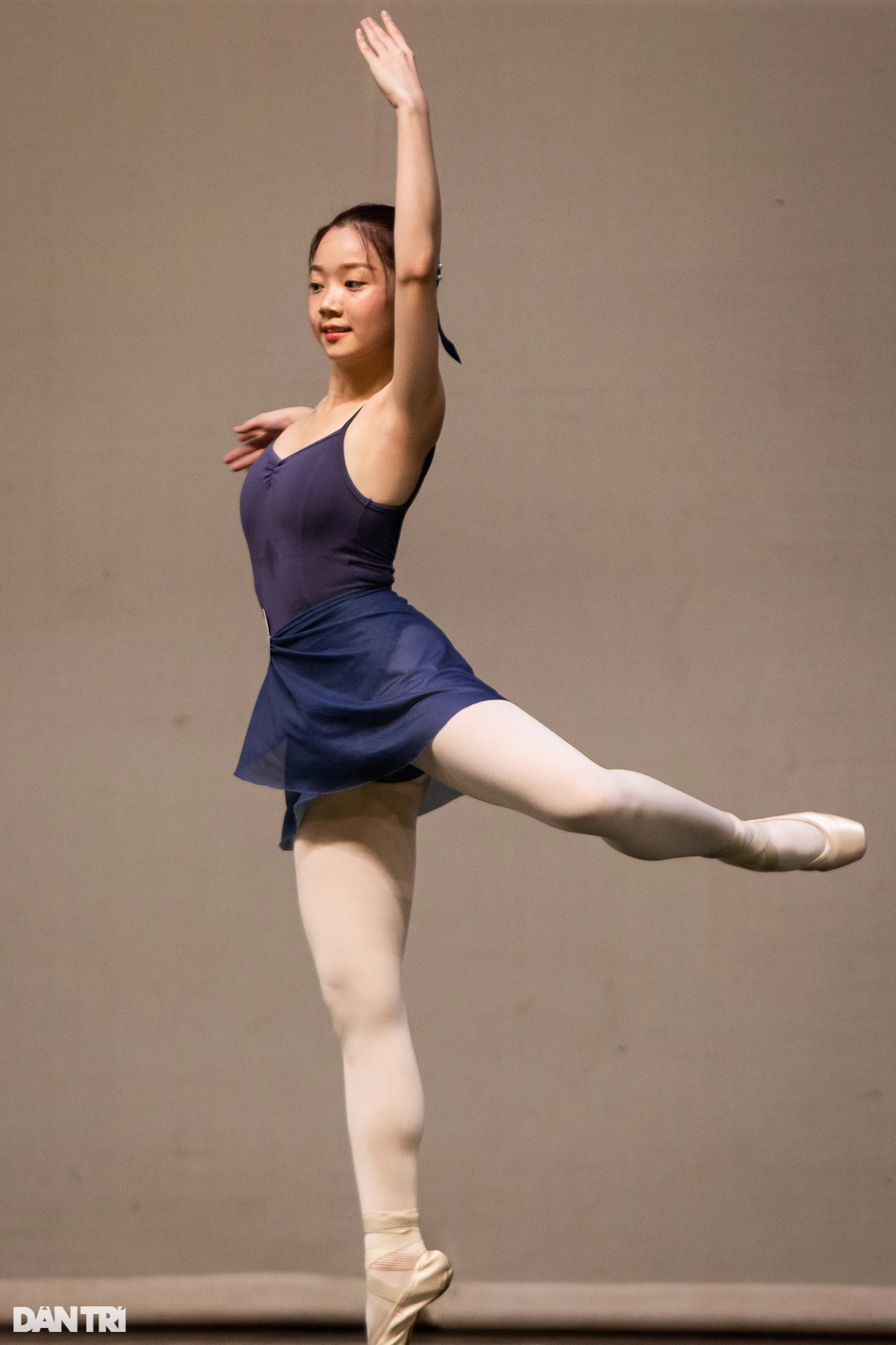 Ngắm nữ sinh trường Múa biểu diễn ballet trong kỳ thi tốt nghiệp - 3 Ngắm nữ sinh trường Múa biểu diễn ballet trong kỳ thi tốt nghiệp - 3