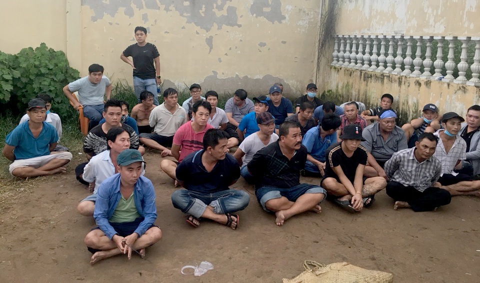 Triệt phá tụ điểm đá gà trong mùa dịch Covid-19 - 1 Triệt phá tụ điểm đá gà trong mùa dịch Covid-19 - 1