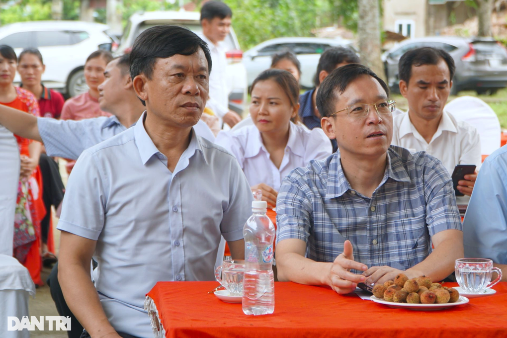 Học sinh sẽ không còn lo cảnh mưa đến phòng dột, nắng nóng thì ngột ngạt - 2 Học sinh sẽ không còn lo cảnh mưa đến phòng dột, nắng nóng thì ngột ngạt - 2