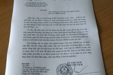 “Cấm” cán bộ quay phim, chụp hình trong cuộc họp: Không sai!