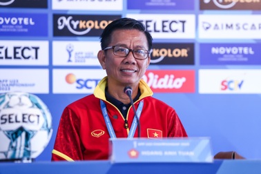 HLV Hoàng Anh Tuấn: "Tôi muốn hướng các cầu thủ đến gần đẳng cấp châu Á"