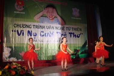 ĐH Y Hà Nội phẫu thuật từ thiện cho trẻ em nghèo