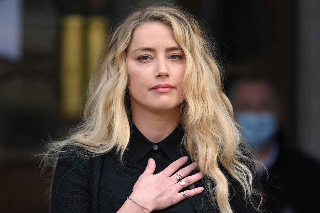 Là tâm điểm chú ý, là nhan sắc đỉnh cao, tại sao Amber Heard... khổ thế? - 1 Là tâm điểm chú ý, là nhan sắc đỉnh cao, tại sao Amber Heard... khổ thế? - 1