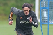 HLV Solskjaer hé mở khả năng Cavani ra mắt ở trận gặp Chelsea