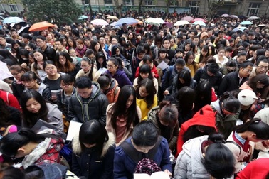 Hàng triệu người Trung Quốc tham gia thi công chức