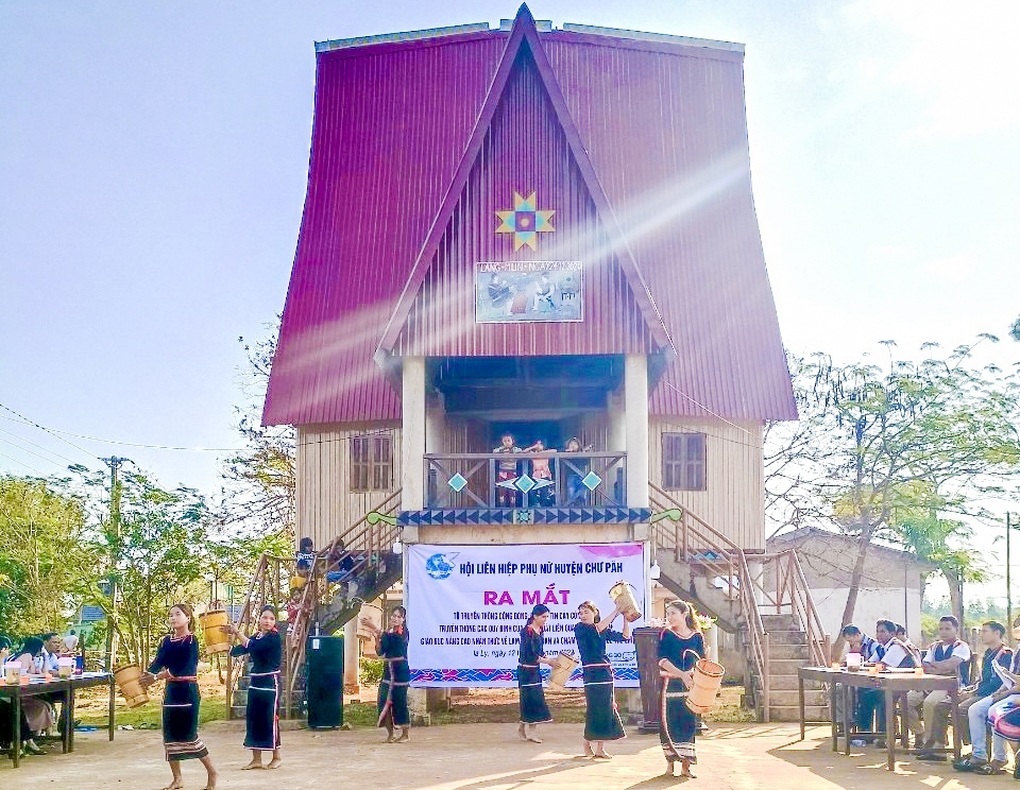 Gia Lai: Nhiều mô hình hay thúc đẩy bình đẳng giới ở vùng dân tộc thiểu số - 2 Gia Lai: Nhiều mô hình hay thúc đẩy bình đẳng giới ở vùng dân tộc thiểu số - 2