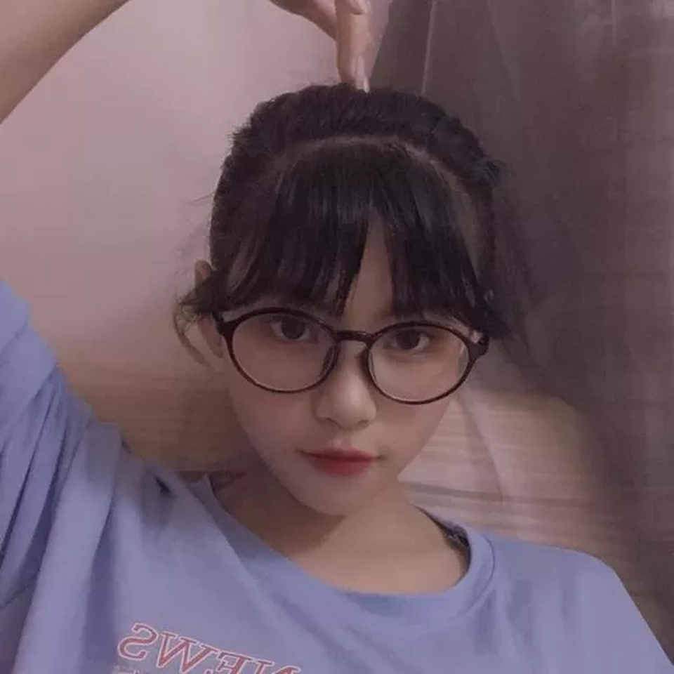 Nhờ cộng đồng mạng tìm nữ sinh lớp 8 đi chơi cùng người đàn ông lạ - 1 Nhờ cộng đồng mạng tìm nữ sinh lớp 8 đi chơi cùng người đàn ông lạ - 1
