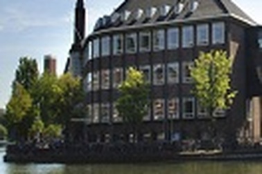 Học bổng lên đến 50% học phí tại trường Đại học Danh tiếng Amsterdam, Hà Lan