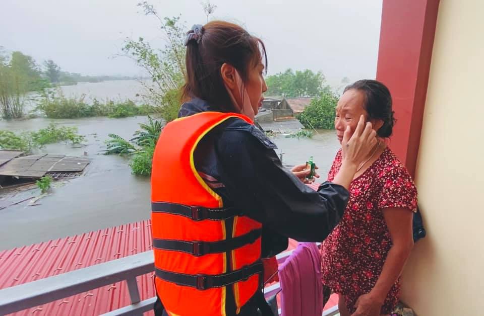 Thủy Tiên và câu chuyện lòng tốt có cần ngã giá - 1 Thủy Tiên và câu chuyện lòng tốt có cần ngã giá - 1