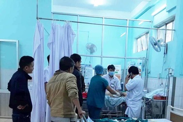 Vụ xe khách tông vào nhóm người họp chợ: Nạn nhân thứ 4 tử vong