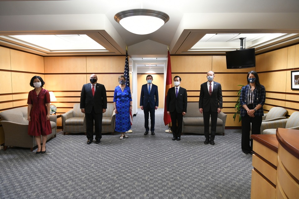 Tổng thống Donald Trump chúc mừng 25 năm quan hệ Việt - Mỹ - 2 Tổng thống Donald Trump chúc mừng 25 năm quan hệ Việt - Mỹ - 2
