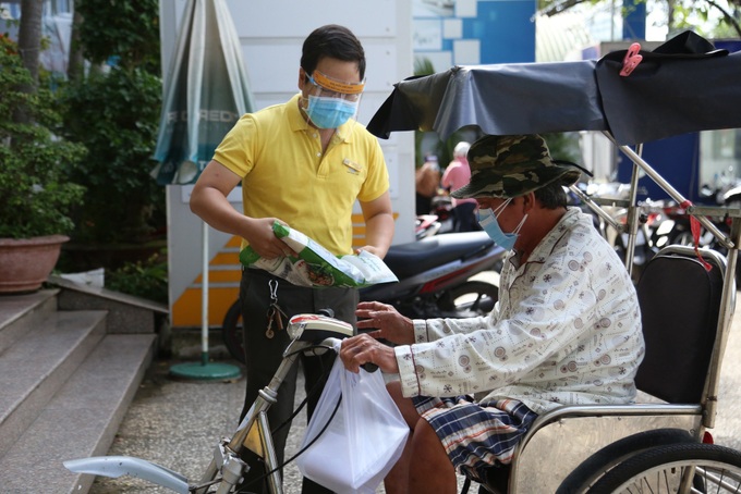 Bưu điện Việt Nam thi đua phòng chống và chiến thắng đại dịch Covid-19 - Ảnh 5.