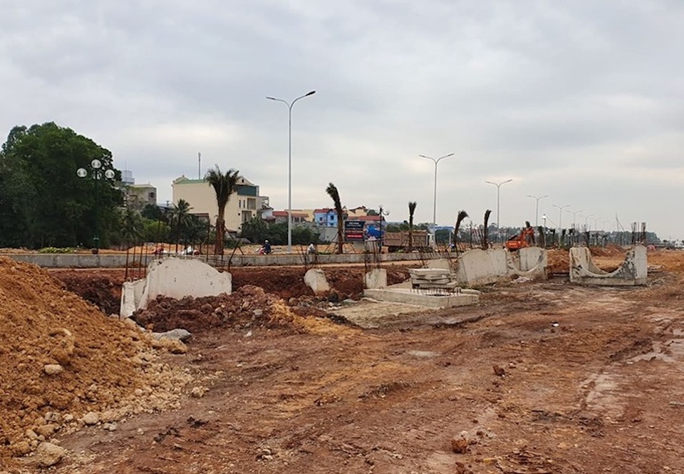 Nên làm gì khi phát hiện trót mua đất tại dự án phạm luật, có dấu hiệu “lợi ích nhóm”? - 2 Nên làm gì khi phát hiện trót mua đất tại dự án phạm luật, có dấu hiệu “lợi ích nhóm”? - 2