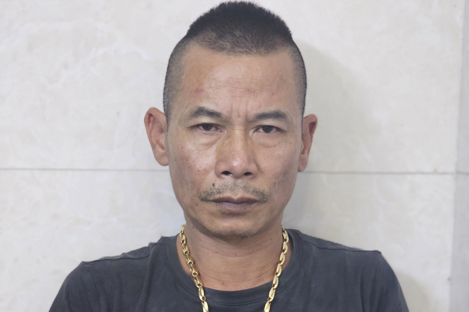 Khởi tố gã đàn ông cho vay lãi cắt cổ 730%/năm - 1 Khởi tố gã đàn ông cho vay lãi cắt cổ 730%/năm - 1