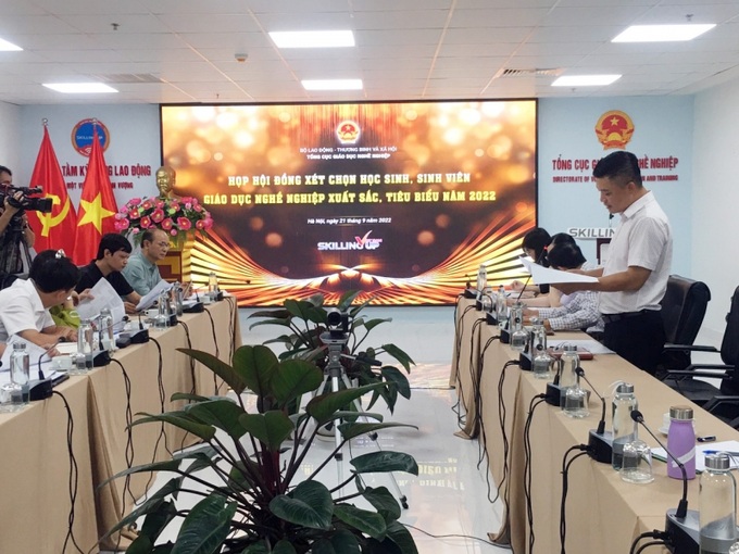 Toàn cảnh họp hội đồng xét chọn học sinh, sinh viên các cơ sở giáo dục nghề nghiệp xuất sắc, tiêu biểu năm 2022
