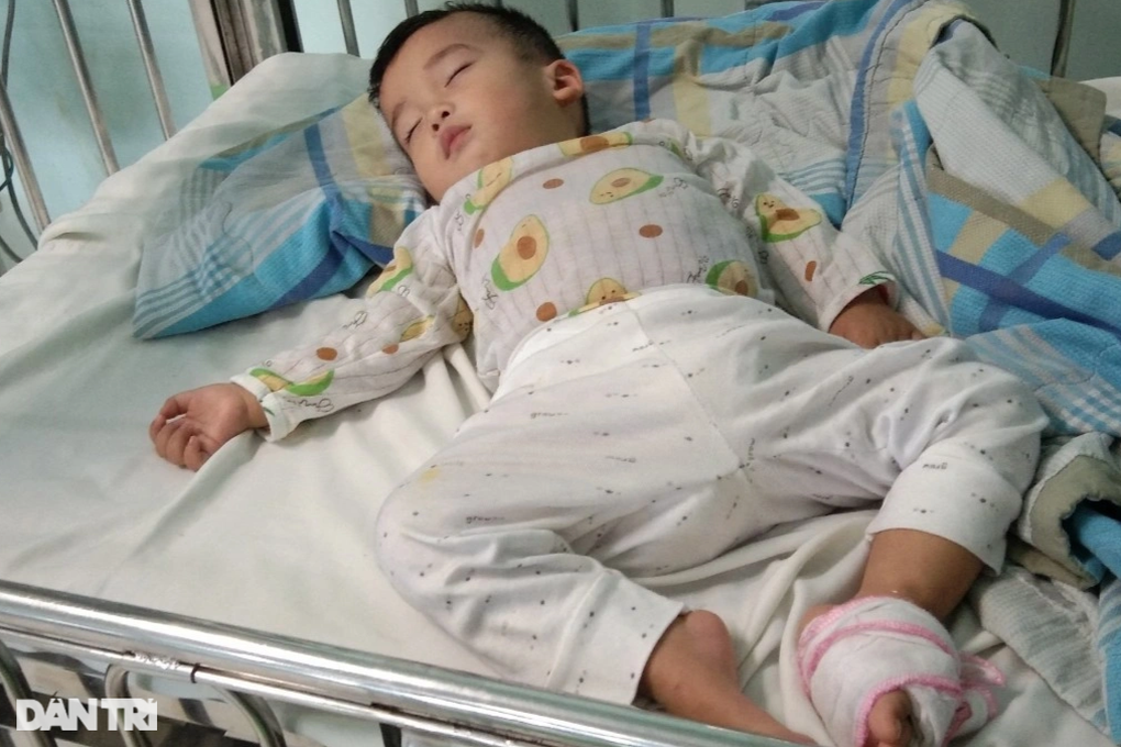 Người mẹ nghèo từng mất 2 con lo sợ con trai út lại đầu hàng số phận - 4 Người mẹ nghèo từng mất 2 con lo sợ con trai út lại đầu hàng số phận - 4