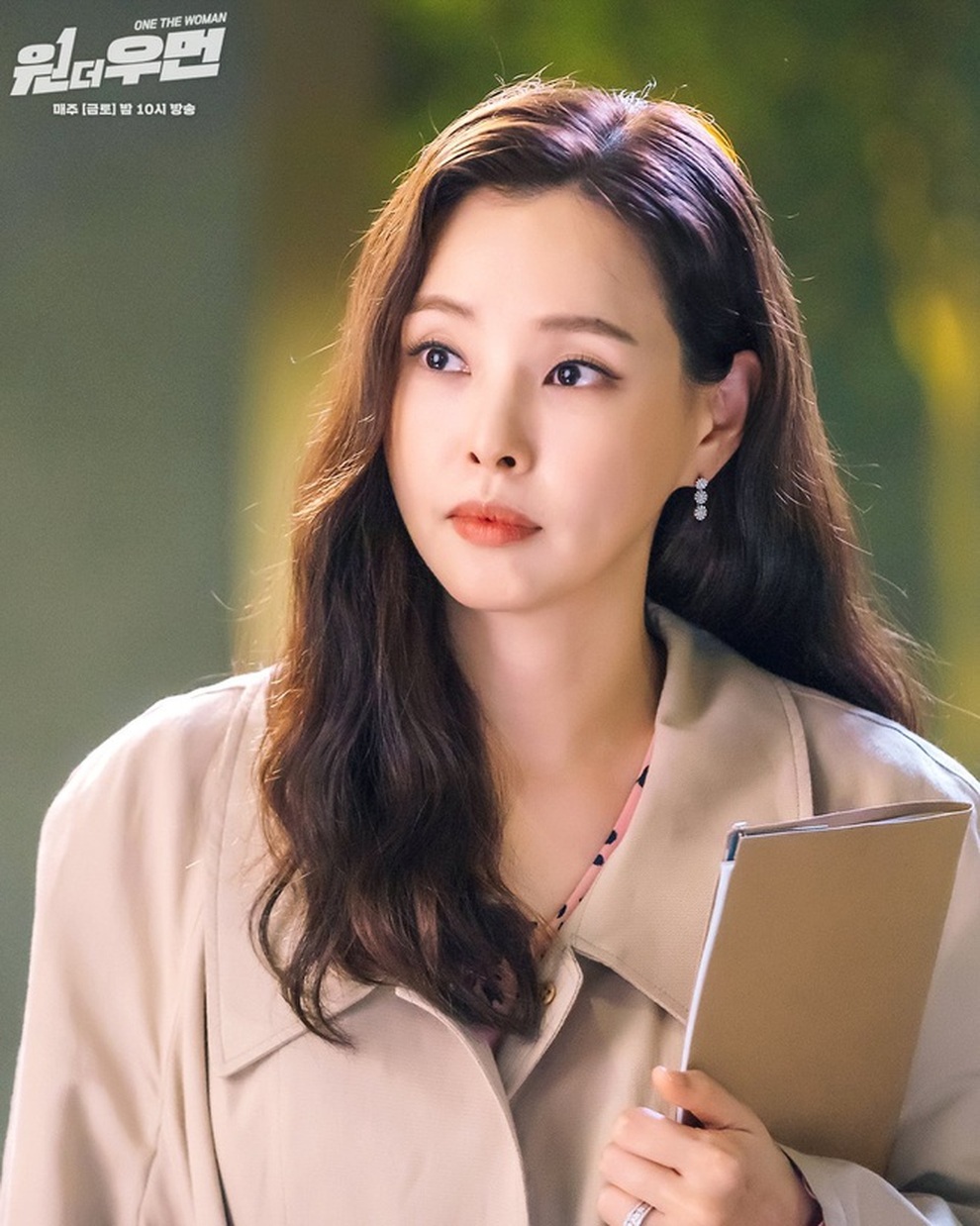 Sự chuyển mình ấn tượng của hoa hậu vừa giỏi, vừa đẹp Honey Lee - 2 Sự chuyển mình ấn tượng của hoa hậu vừa giỏi, vừa đẹp Honey Lee - 2