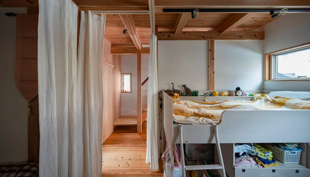 Nhà 57 m2 có cả chỗ vui chơi, thư viện mini nhờ thiết kế thông minh - 4 Nhà 57 m2 có cả chỗ vui chơi, thư viện mini nhờ thiết kế thông minh - 4