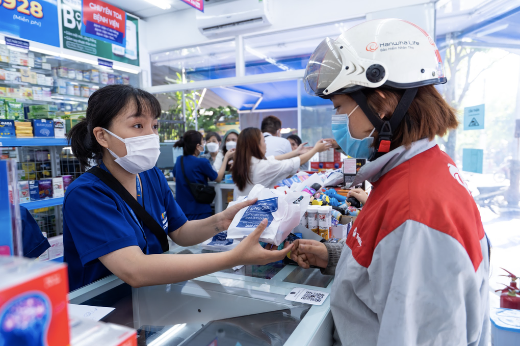 Người dân ồ ạt mua thuốc Tamiflu, dược sĩ nói không nên tích trữ - 1 Người dân ồ ạt mua thuốc Tamiflu, dược sĩ nói không nên tích trữ - 1