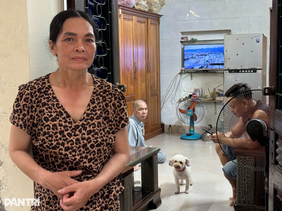 Bi kịch cuộc đời người mẹ Hà Nội, 31 năm mong tìm con gái bị bỏ rơi - 3 Bi kịch cuộc đời người mẹ Hà Nội, 31 năm mong tìm con gái bị bỏ rơi - 3