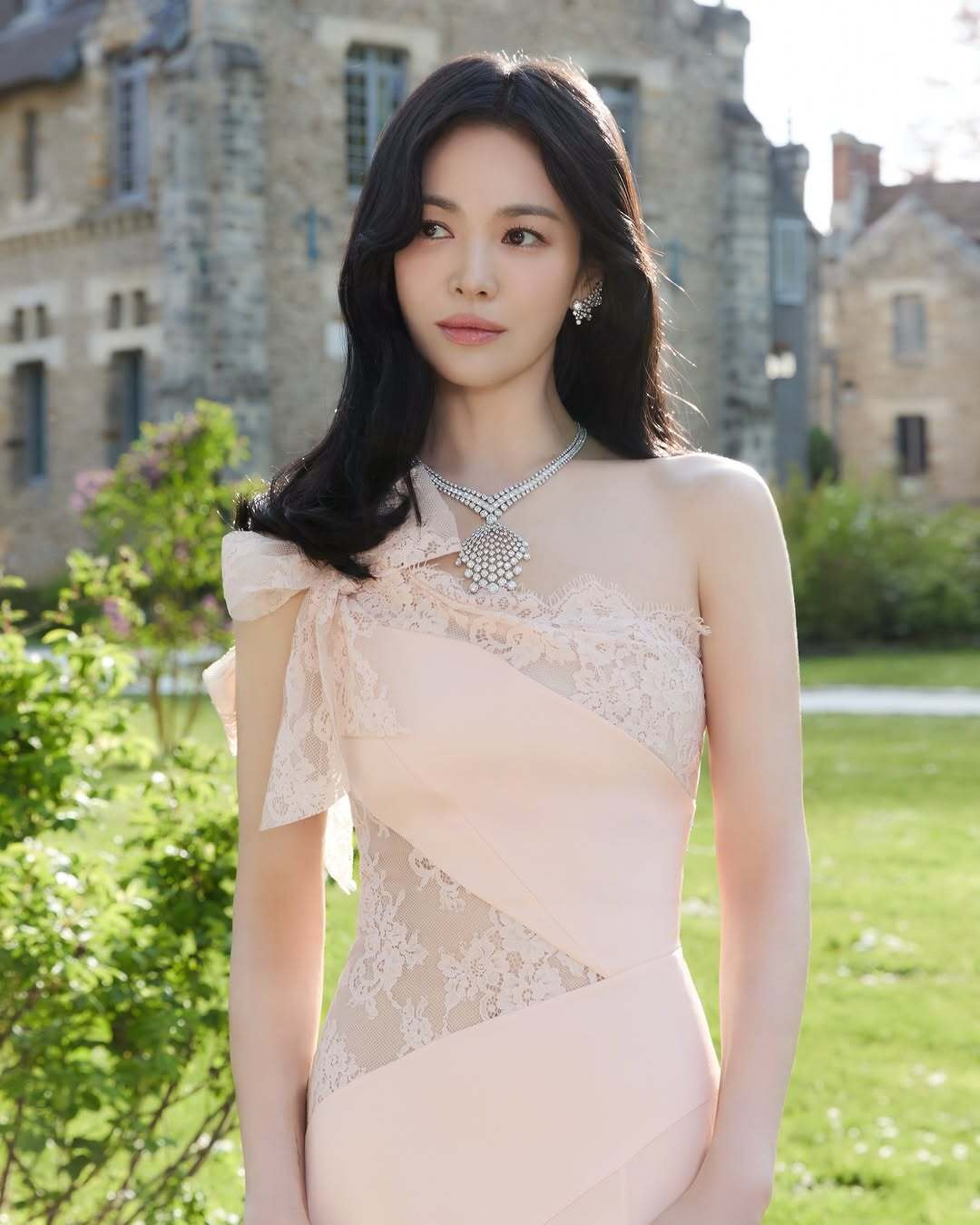 Song Hye Kyo trải lòng về tình yêu và cuộc sống độc thân ở tuổi 44 - 7