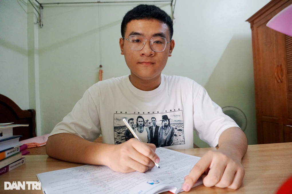 Á khoa khối B toàn quốc thích nghe nhạc khi học bài, không thức khuya - 6 Á khoa khối B toàn quốc thích nghe nhạc khi học bài, không thức khuya - 6