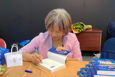 "Hãy nói rằng con cần mẹ": Khi trầm cảm cần được lắng nghe và đồng hành