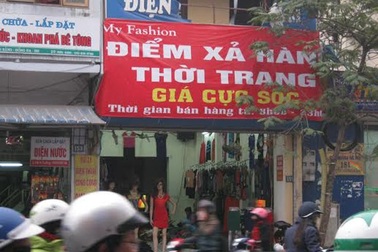 Đủ chiêu khuyến mãi, giảm giá đầu năm: Nhiều shop thời trang vẫn không... hút khách 