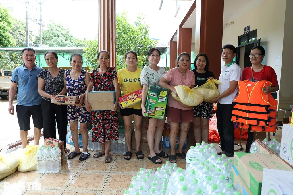 View - Bạn đọc Dân trí góp yêu thương hướng về vùng lũ | Báo Dân trí