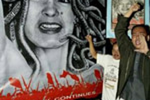 Sức ép với Tổng thống Philippines tăng cao