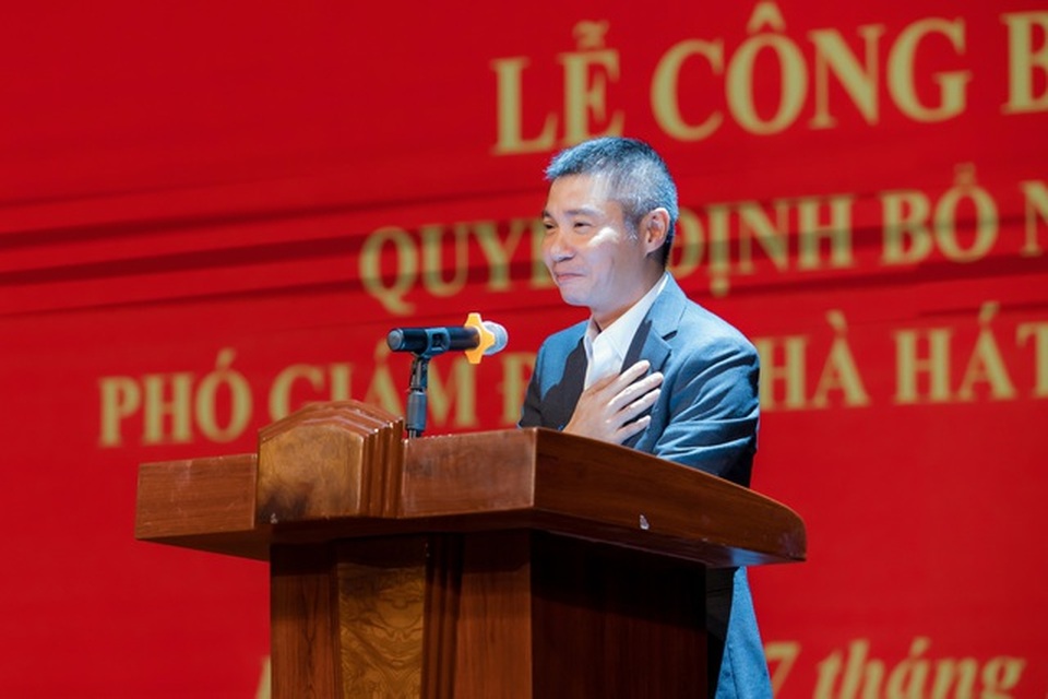 Thời “vô danh”, NSND Công Lý từng làm... người mẫu ca nhạc - 6 Thời “vô danh”, NSND Công Lý từng làm... người mẫu ca nhạc - 6
