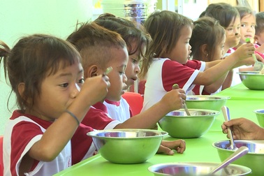 Quảng Nam chi hơn 110 tỉ đồng để hỗ trợ sữa học đường cho học sinh miền núi