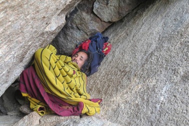 Không có chuyện “người rừng” sống 10 năm trong hang đá