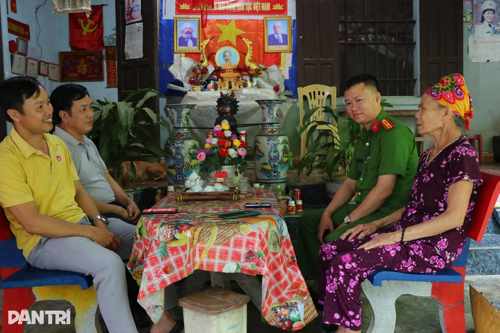 Nhận trưởng công an xã làm con nuôi, cụ bà U80 tiết lộ nguyên nhân bất ngờ - 3 Nhận trưởng công an xã làm con nuôi, cụ bà U80 tiết lộ nguyên nhân bất ngờ - 3