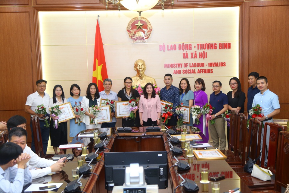 “Nhiều nhà báo đã viết về lĩnh vực an sinh từ trái tim của mình” - 1 “Nhiều nhà báo đã viết về lĩnh vực an sinh từ trái tim của mình” - 1