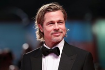 Brad Pitt không còn giữ quan hệ với các con, lo lắng bị bọn trẻ "bóc phốt"