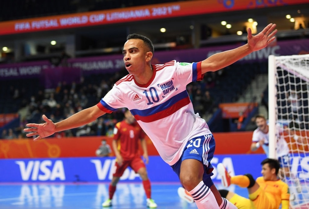 Những khoảnh khắc quả cảm của cầu thủ futsal Việt Nam trước Nga - 7 Những khoảnh khắc quả cảm của cầu thủ futsal Việt Nam trước Nga - 7