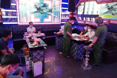 7 thanh niên phê ma túy trong quán karaoke giữa mùa dịch